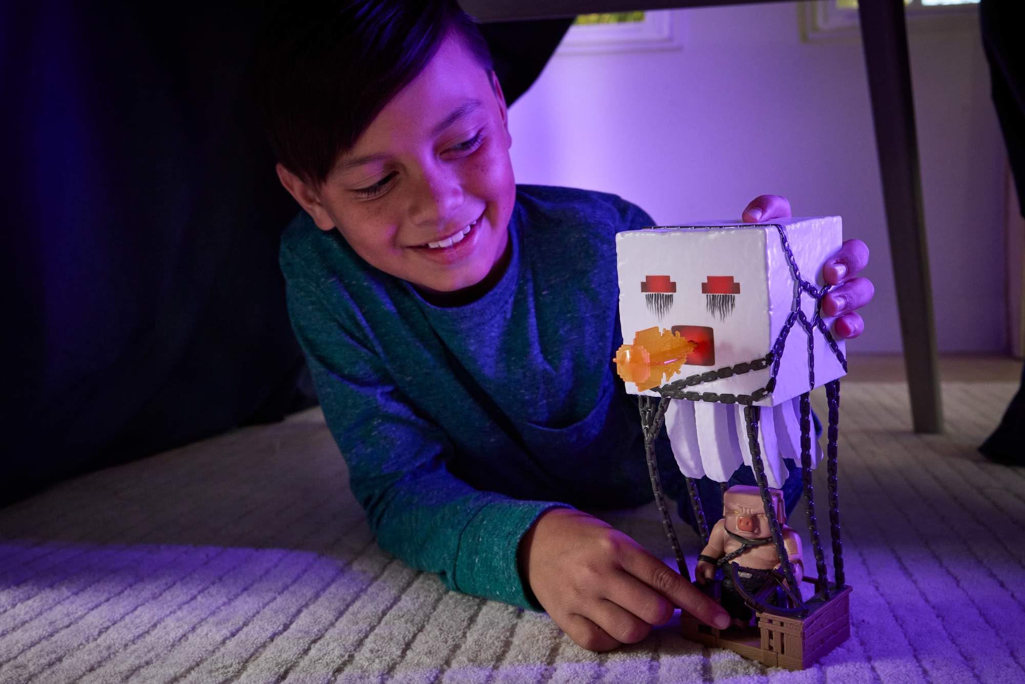 Foto 2 | Set De Figuras De Acción Minecraft Blast Attack Ghast Con Luces - Venta Internacional.