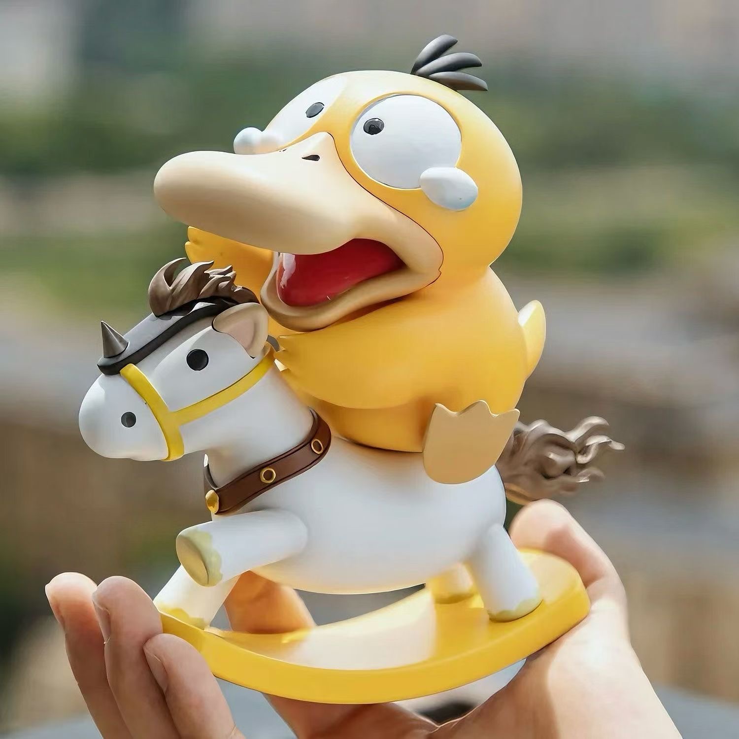 Foto 6 pulgar | Figura Psyduck Sanmu de Pokémon-Venta Internacional