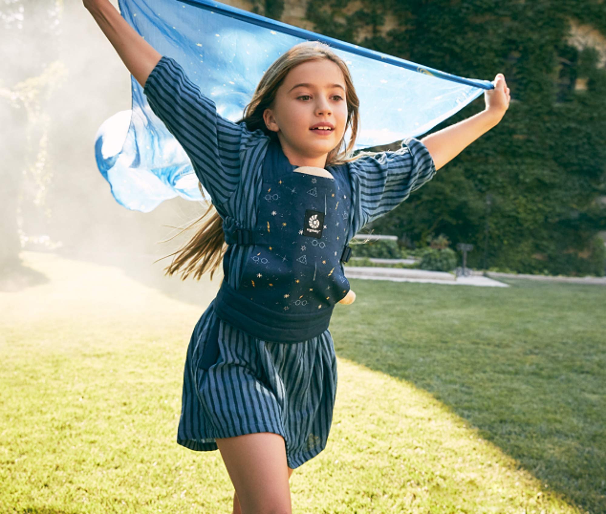 Foto 6 | Portamuñecas Ergobaby Original Harry Potter Lumos Máxima - Venta Internacional