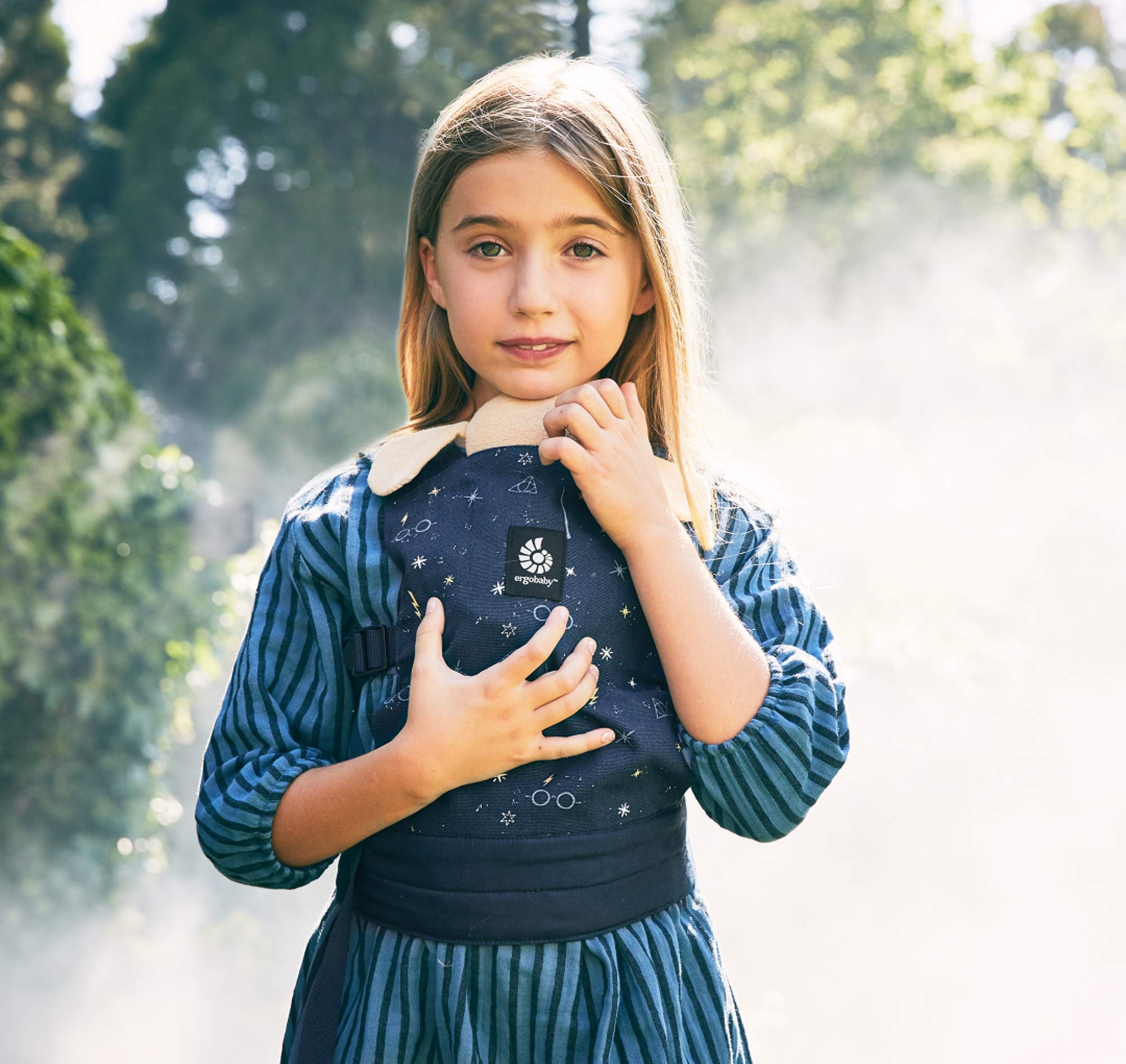 Foto 7 | Portamuñecas Ergobaby Original Harry Potter Lumos Máxima - Venta Internacional