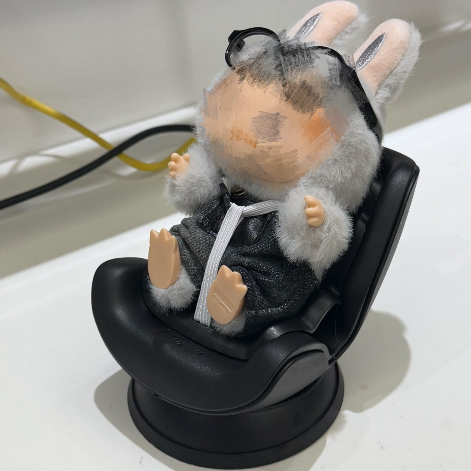 Foto 3 | Protector De Asiento De Coche Para Muñeca Labubu De 17 Cm Con Accesorios, Color Negro - Venta Internacional.