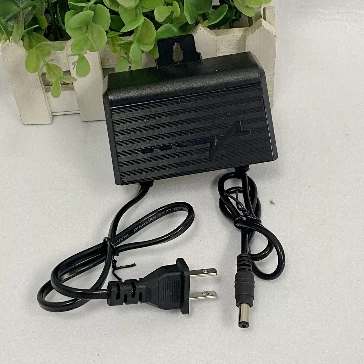 Foto 3 | Eliminador de Corriente Eo Safe Imports ESI-10980 Negro de 12V 2A Power Alimentación Cámara