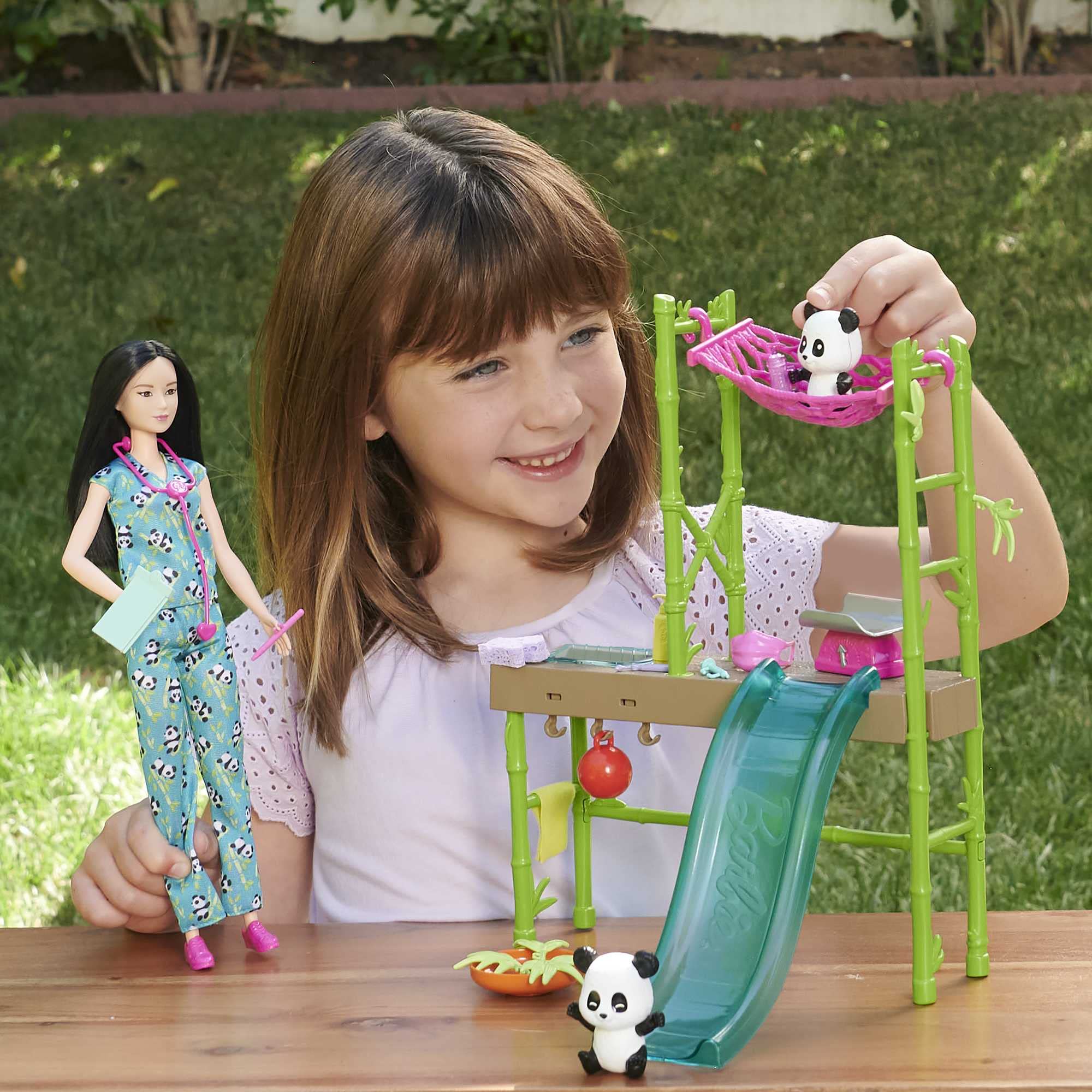 Foto 5 pulgar | Set de juego Muñeca Barbie y Accesorios Panda Care con 2 Pandas Transformables