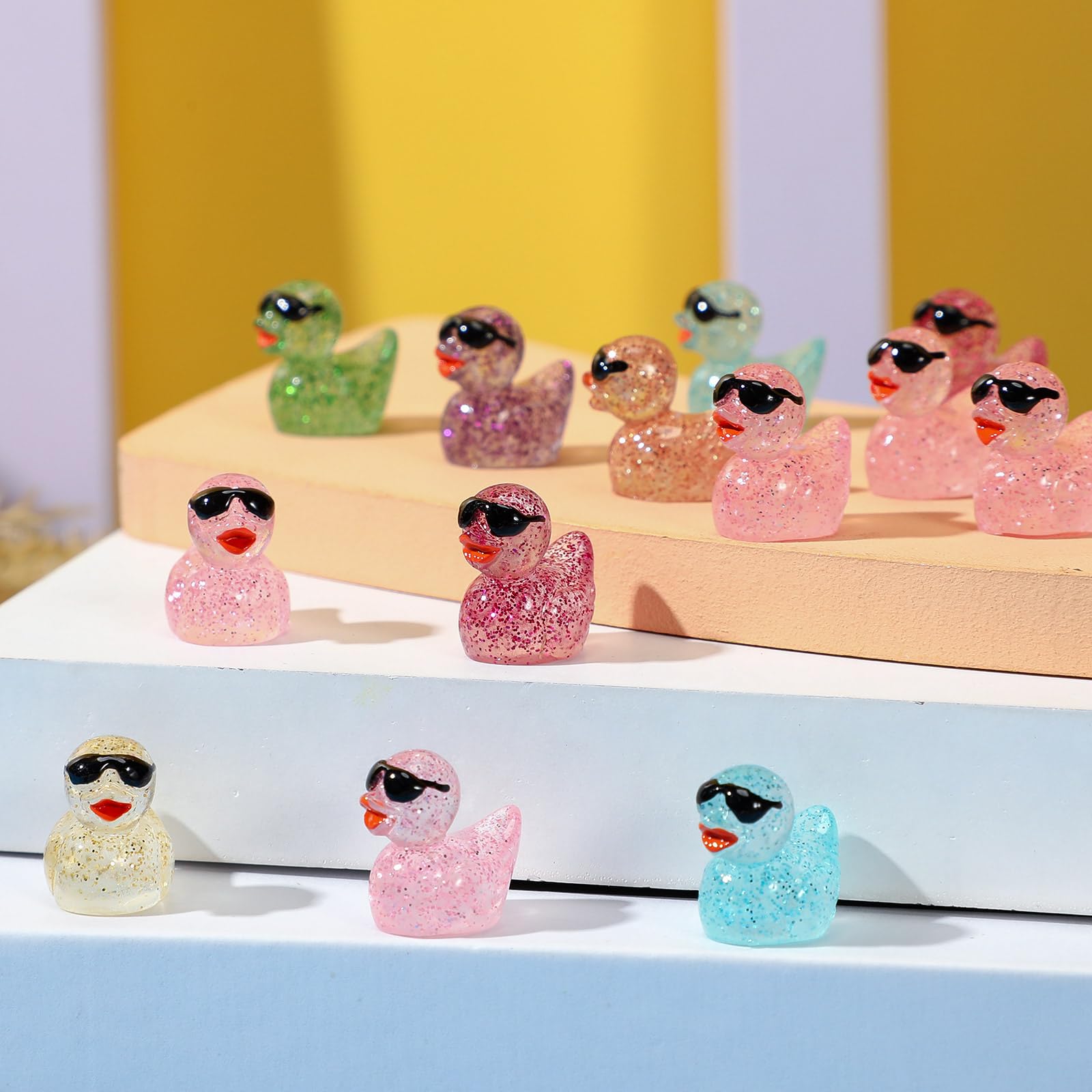 Foto 7 pulgar | Minipatos De Resina Felices Que Brillan En La Oscuridad Con Gafas De Sol (1) - Venta Internacional.