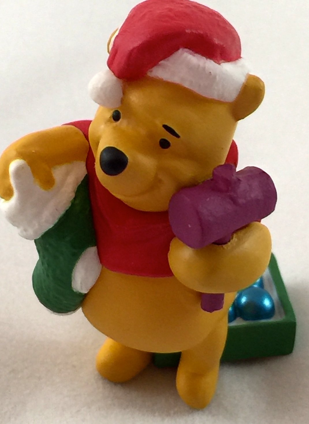 Foto 3 pulgar | Figura Hallmark Merry Miniature Winnie The Pooh Christmas - Venta Internacional.