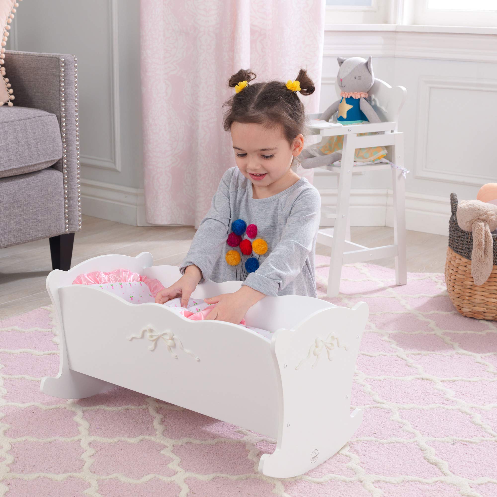 Foto 2 | Cuna Mecedora Para Muñecas Kidkraft, Lazo Tiffany Con Borde Festoneado, Color Blanco - Venta Internacional.
