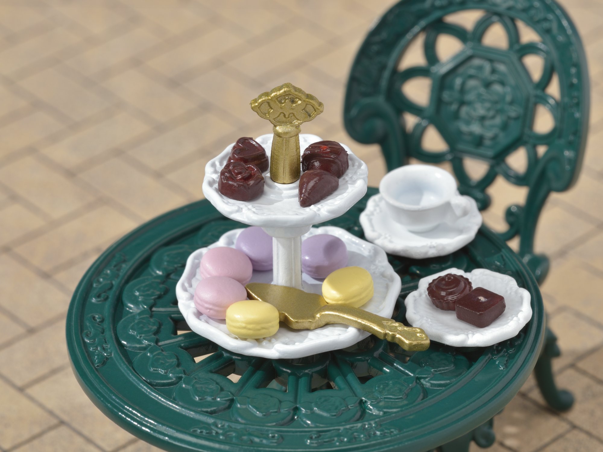 Foto 6 | Set De Té Y Golosinas Calico Critters Town Series Con Muebles - Venta Internacional.
