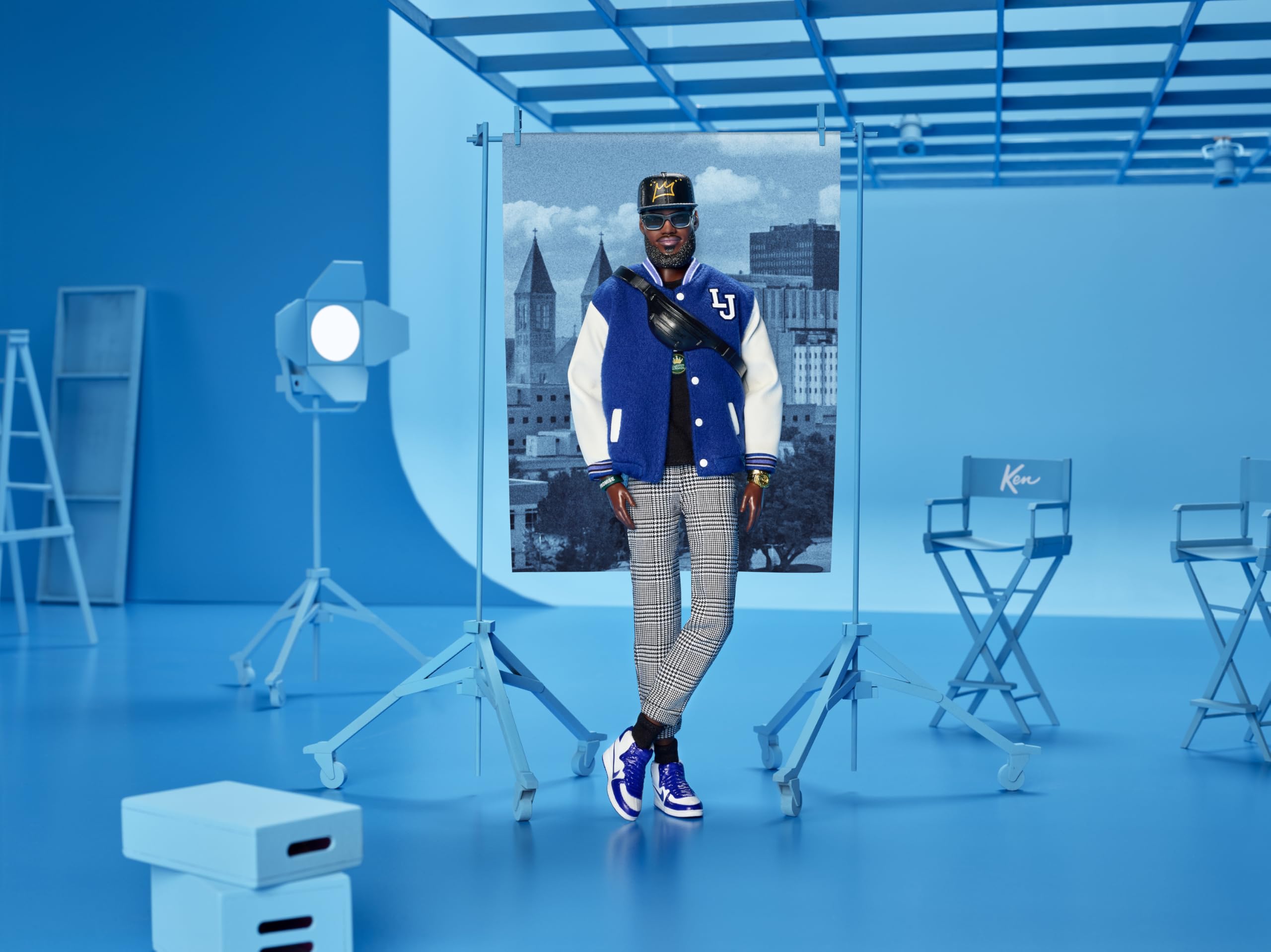 Foto 2 | Muñeca Barbie Signature Lebron James Kenbassadors Con Atuendo - Venta Internacional.