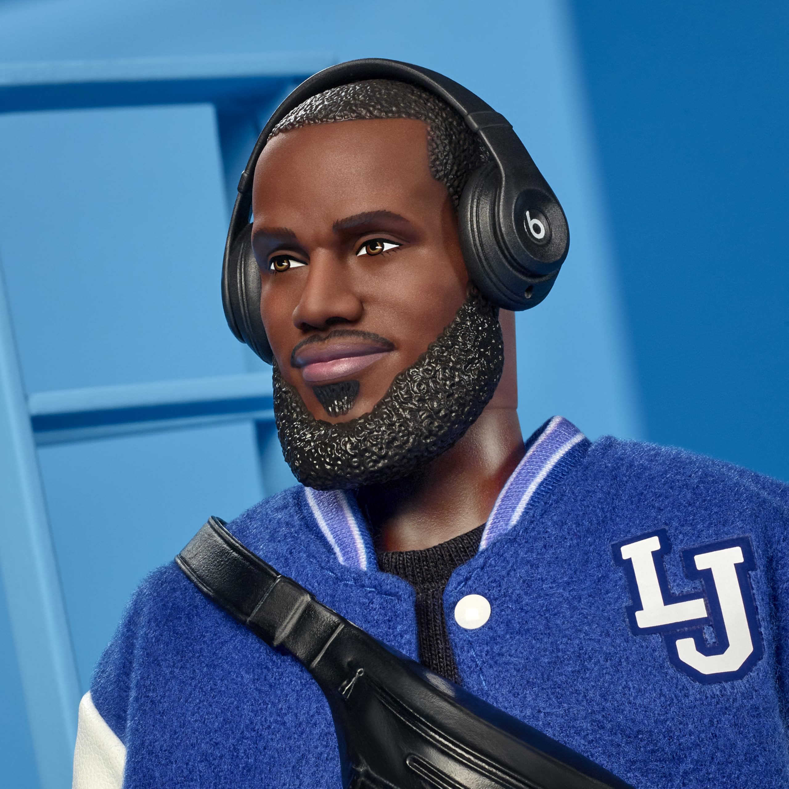 Foto 4 pulgar | Muñeca Barbie Signature Lebron James Kenbassadors Con Atuendo - Venta Internacional.
