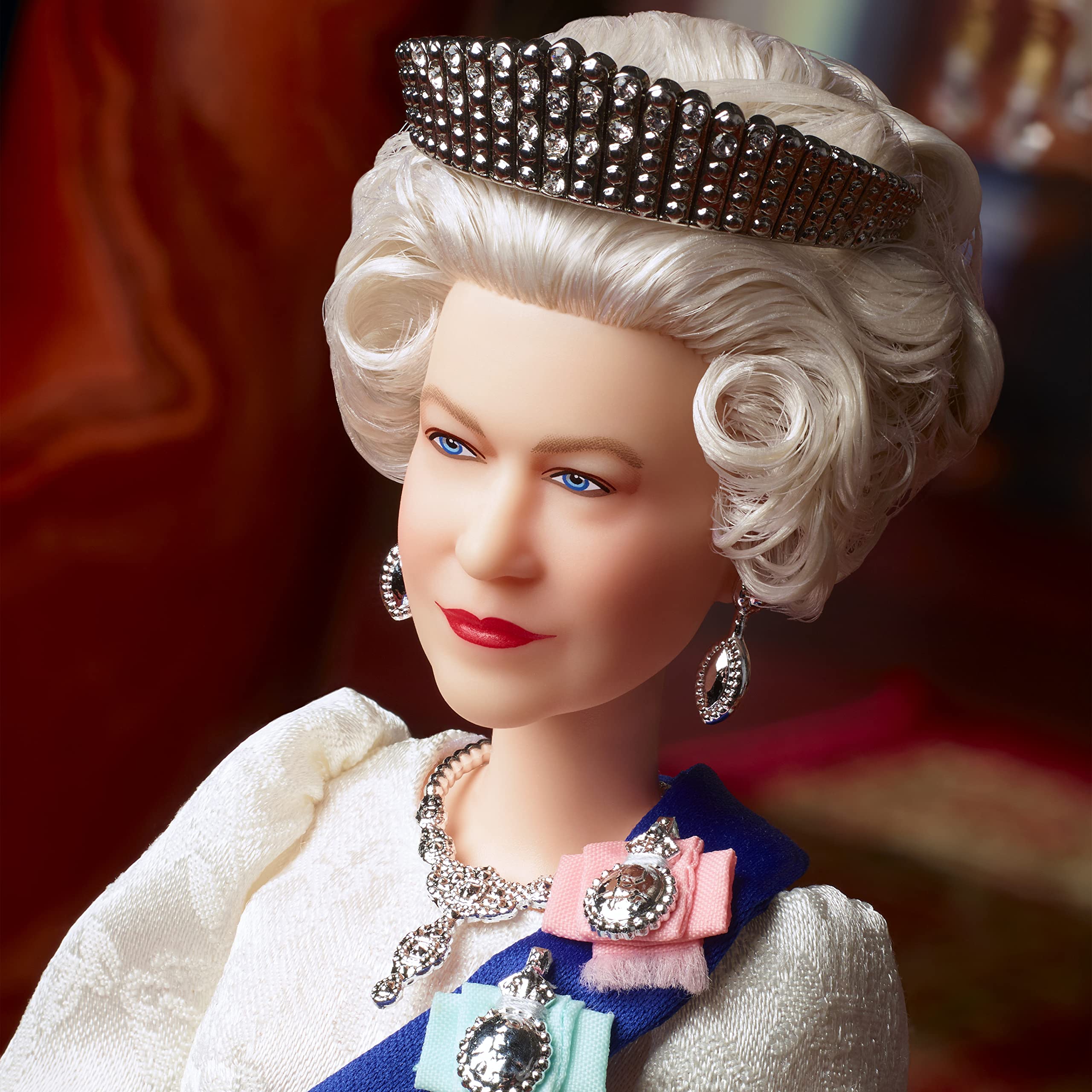 Foto 4 pulgar | Muñeca Barbie Signature De La Reina Isabel Ii Platinum Jubilee - Venta Internacional.