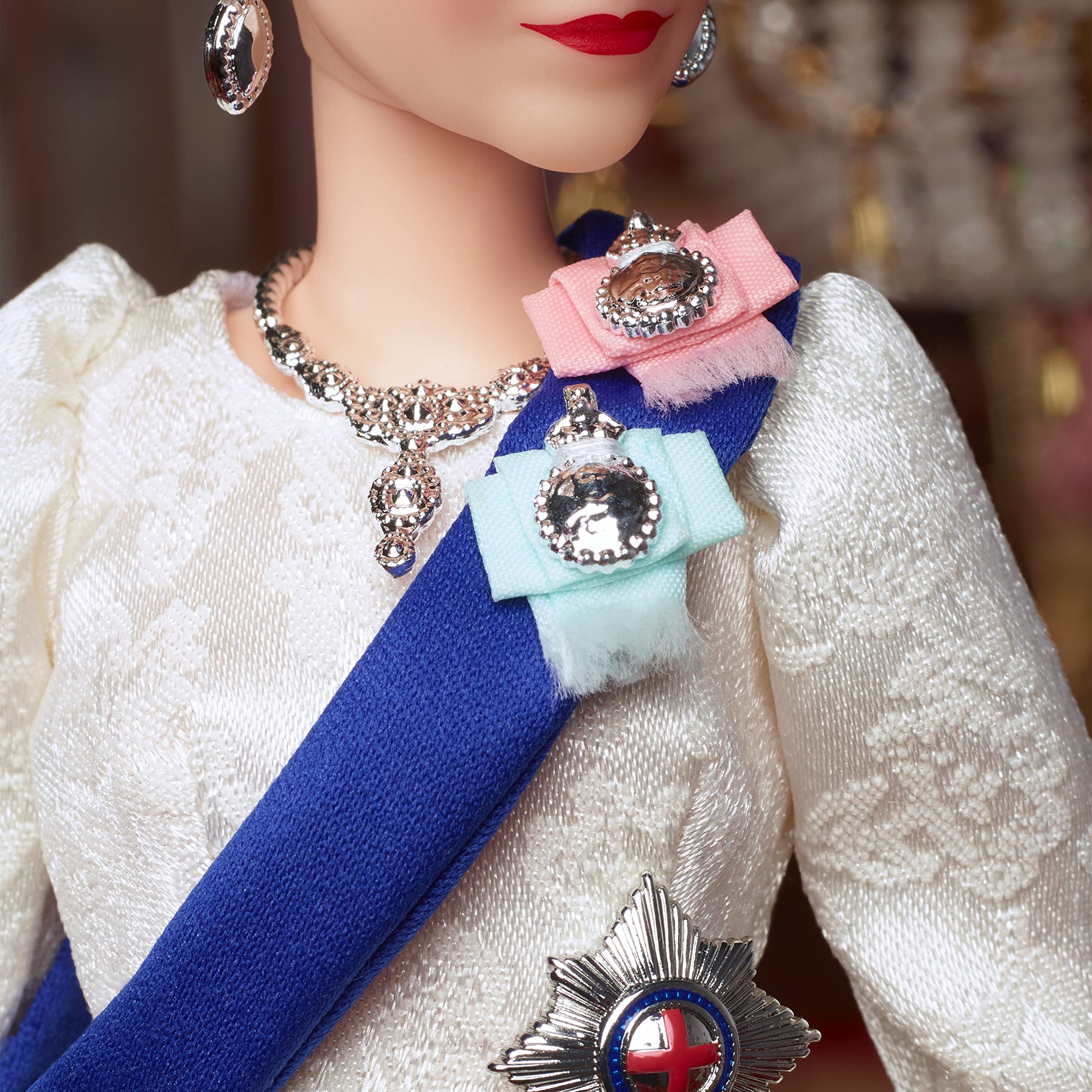 Foto 5 pulgar | Muñeca Barbie Signature De La Reina Isabel Ii Platinum Jubilee - Venta Internacional.