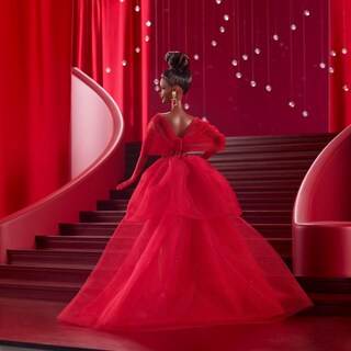 Foto 5 | Muñeca Barbie Signature Mattel De Tul Rojo Para El 80 Aniversario - Venta Internacional.