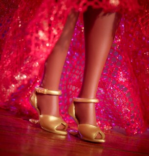Foto 5 | Muñeca Barbie Que Inspira A Las Mujeres Celia Cruz Reina De La Salsa - Venta Internacional.