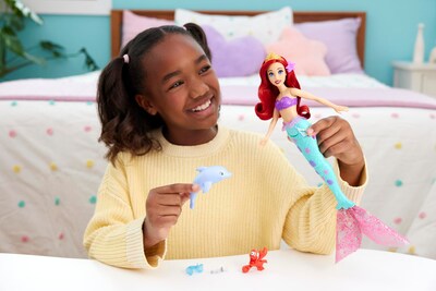 Foto 7 | Muñeca De Moda Mattel Disney Princess Ariel Con Dolphin Squirter - Venta Internacional.
