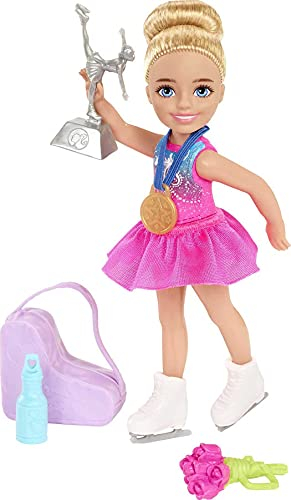 Foto 4 | Venta Internacional- Barbie Chelsea Muñeca Rubia De Hielo Chelsea, Estuche De Transporte, Ramo, Medalla, Trofeo, Botell