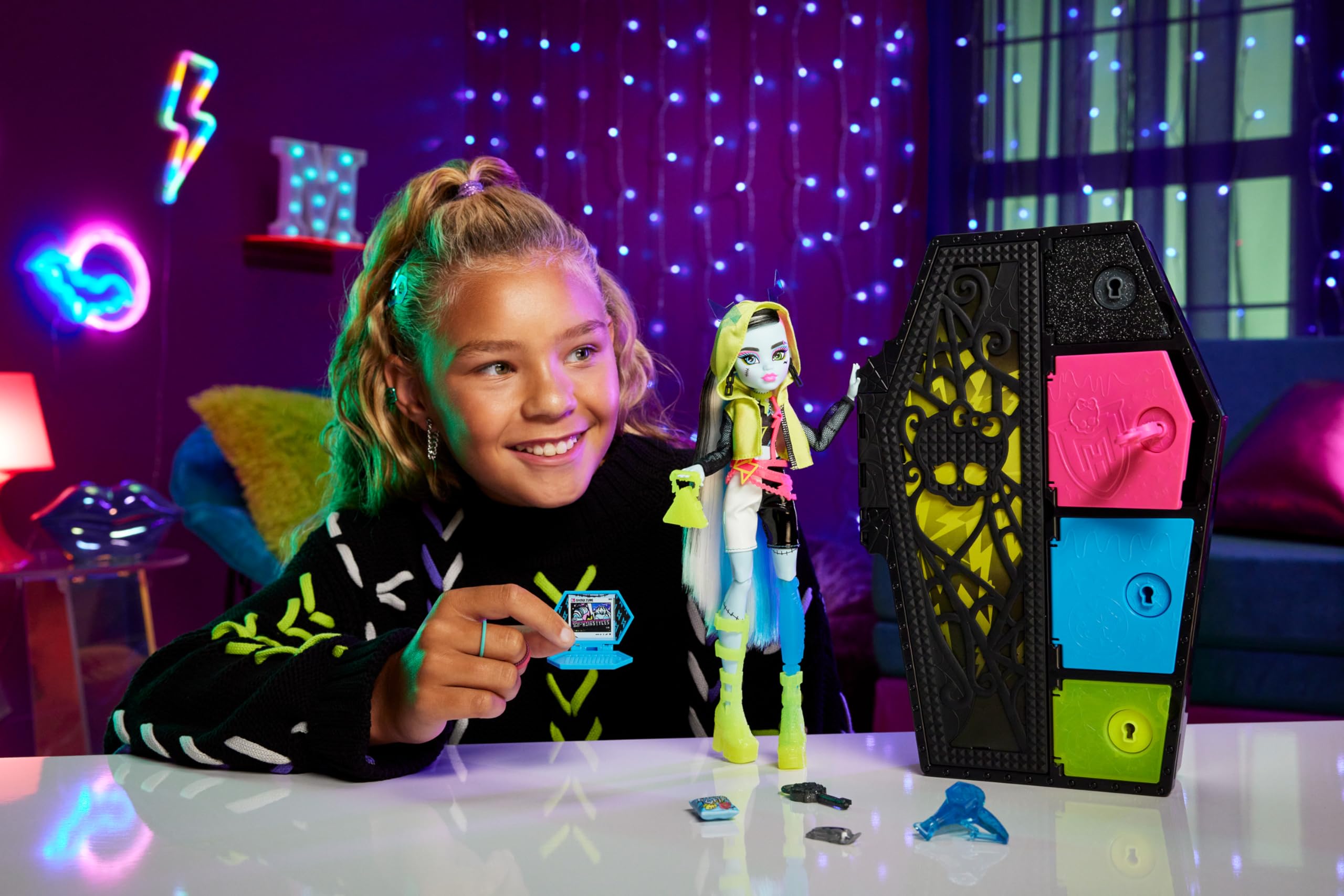 Foto 3 pulgar | Venta Internacional - Muñeca De Moda Monster High Frankie Stein Con Más De 19 Sorpresas