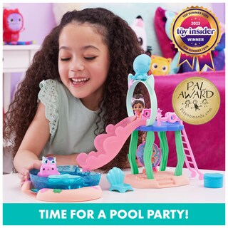 Foto 2 | Playset Gabby's Dollhouse Pur-rific Pool Con Gabby Y Mercat - Venta Internacional.