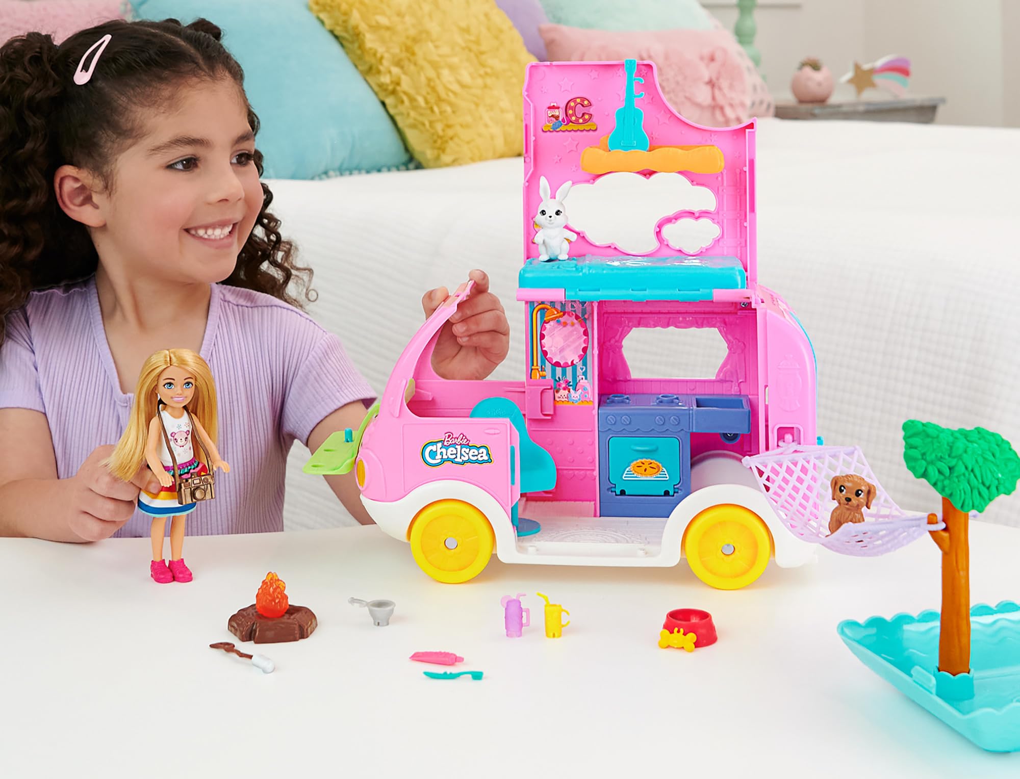 Foto 2 | Playset Barbie Chelsea Camper 2 En 1 Con Muñeca Pequeña Y 2 Mascotas - Venta Internacional.