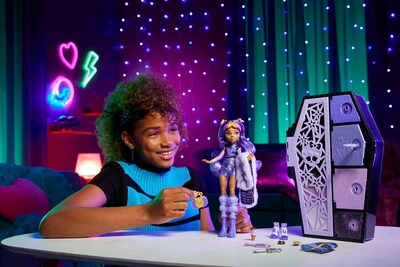 Foto 2 | Muñeca Moderna Monster High Clawdeen Wolf Con Armario Para Disfrazarse - Venta Internacional