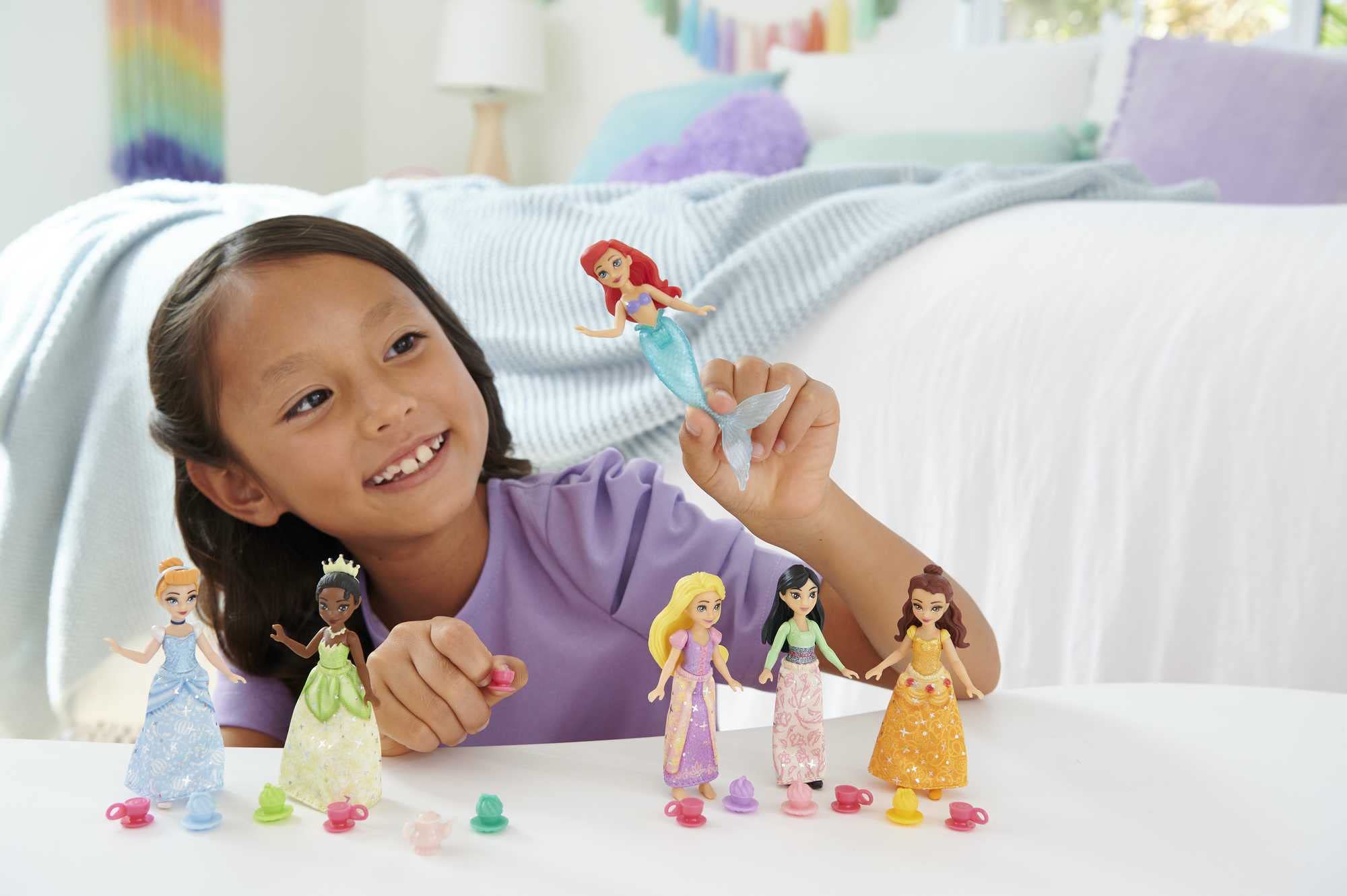 Foto 4 pulgar | Disney Princess Toys, 6 Muñecas Pequeñas Posables Con Brilla - Venta Internacional.