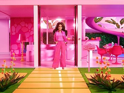 Foto 2 | Barbie The Movie Doll, Gloria Coleccionable Con Tres Pi - Venta Internacional.