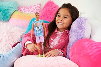 Foto 2 | Barbie Fashionistas Ken Fashion Doll #212 Con Prótesis - Venta Internacional.