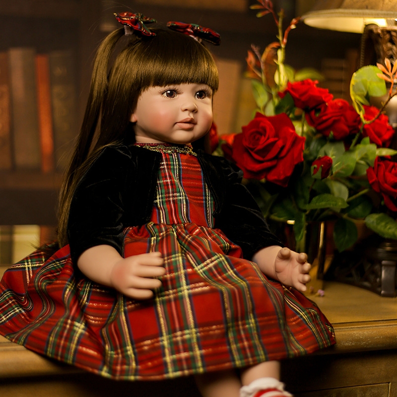 Foto 4 pulgar | Muñeca Reborn Para Niños Pequeños De 60 Cm Con Gran Vestido Rojo A Cuadros Y Ojos Azules - Venta Internacional.