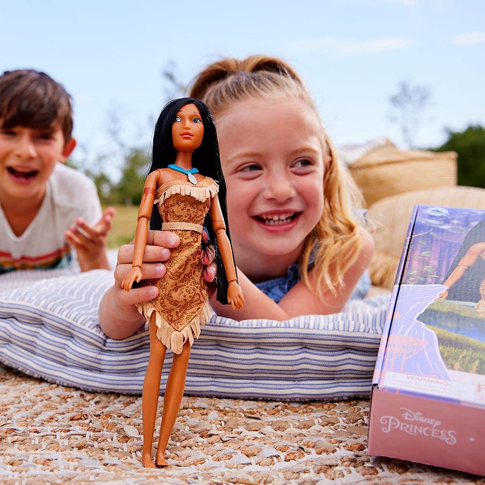 Foto 5 pulgar | Muñeca Disney Store Pocahontas Classic De 29 Cm Con Vestido Y Accesorios - Venta Internacional.