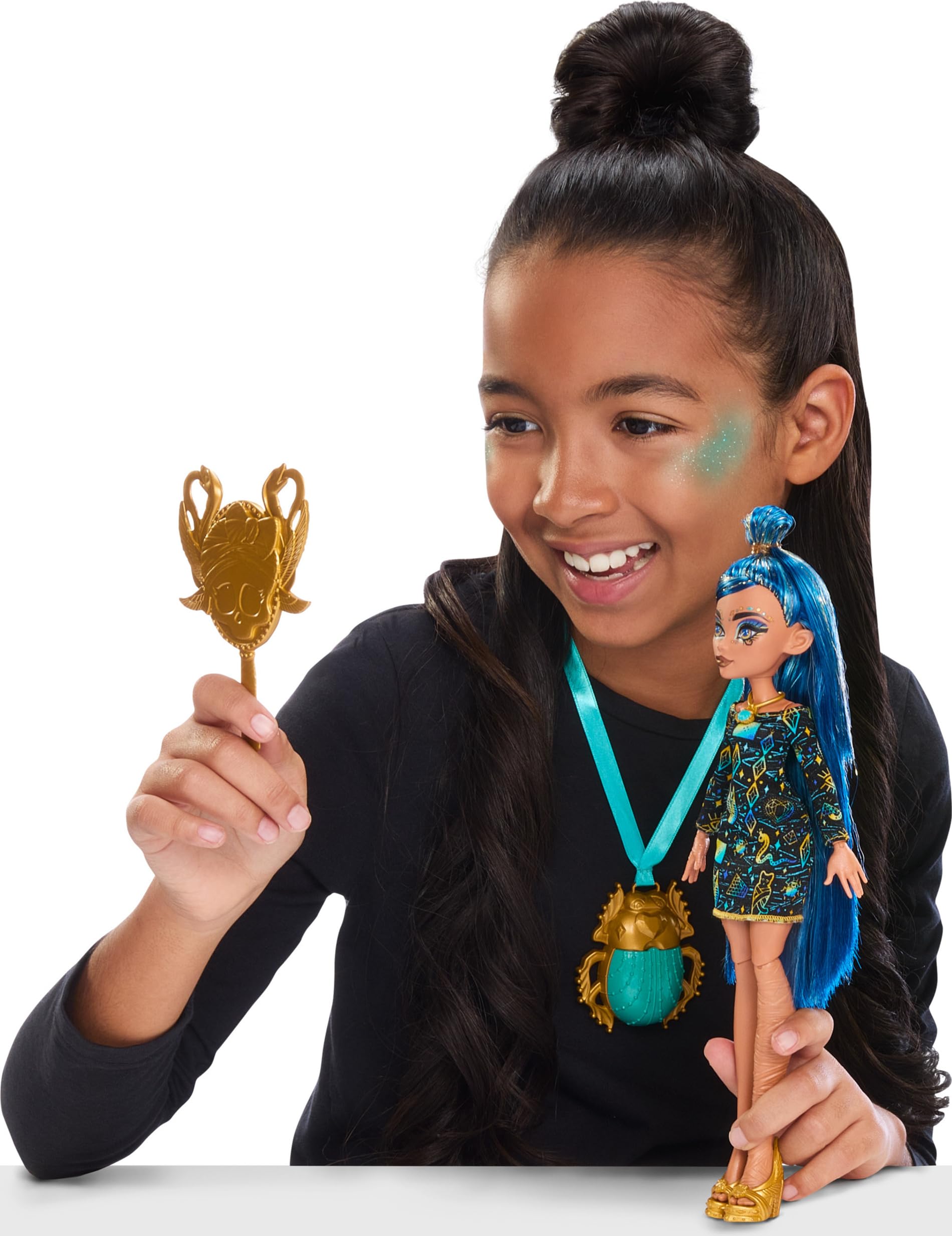 Foto 3 pulgar | Muñeca Y Accesorios Monster High Cleo De Nile Con Kit De Belleza - Venta Internacional.