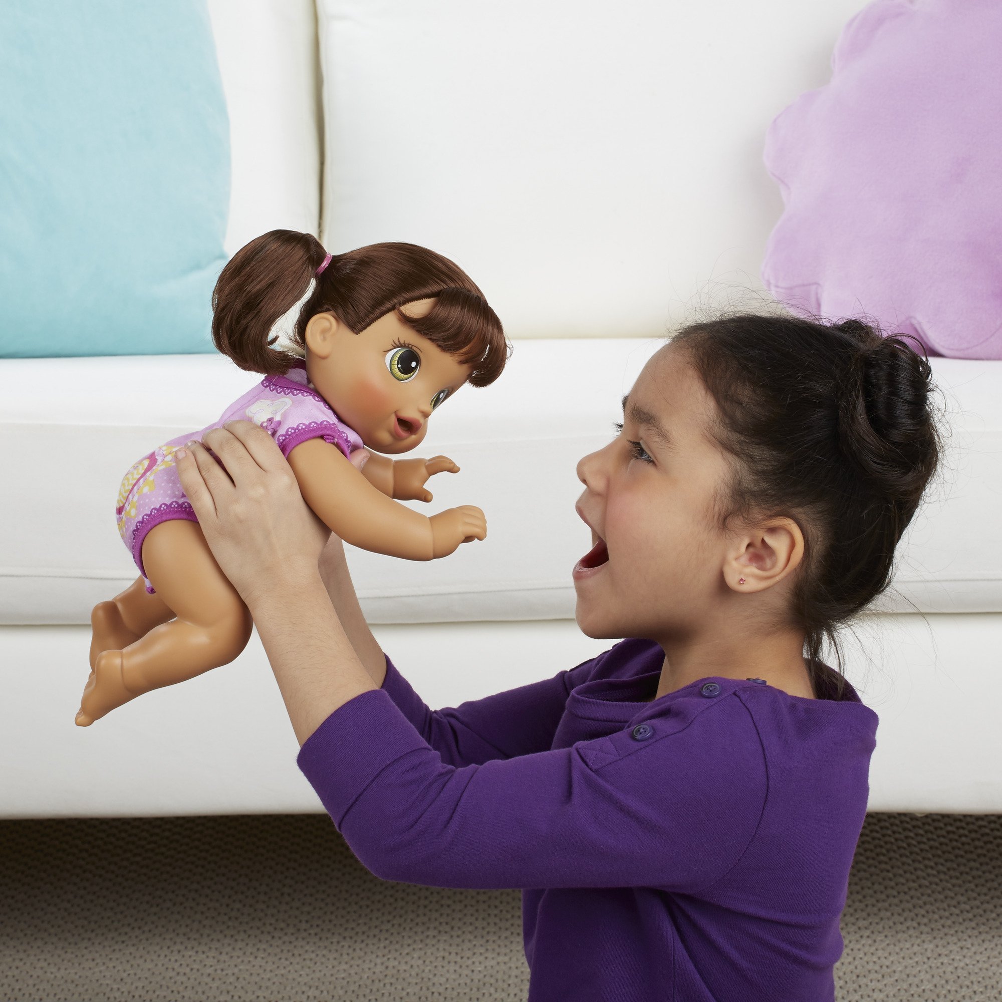Foto 7 pulgar | Muñeca Baby Alive Baby Go Bye Bye Brunette Con Accesorios - Venta Internacional