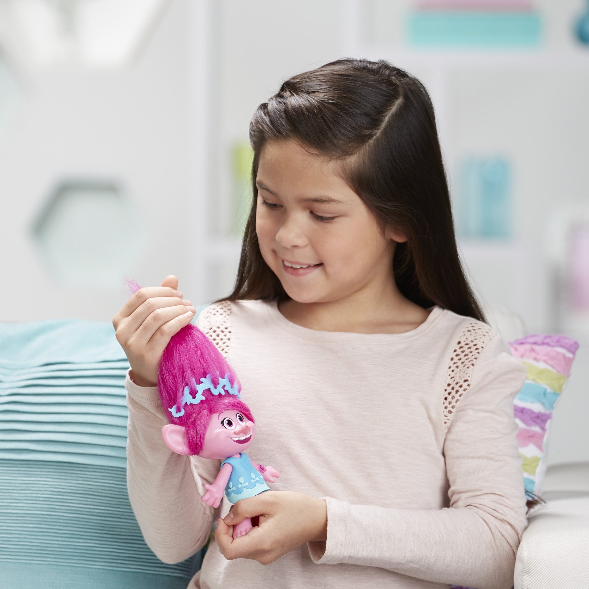 Foto 6 | Figure Trolls Dreamworks Poppy Hug Time Harmony Con Sonido - Venta Internacional.