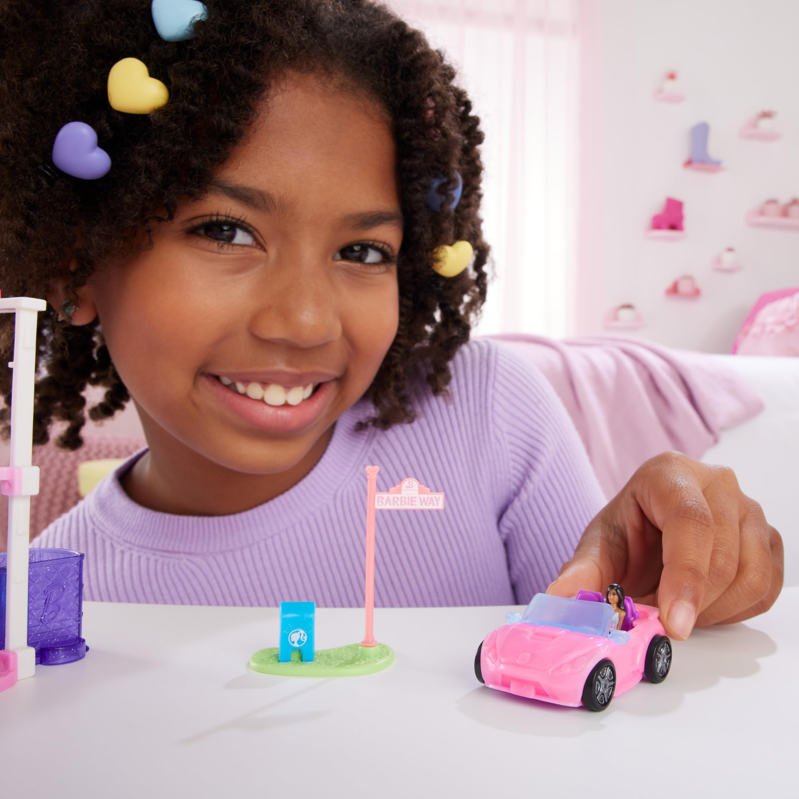 Foto 3 pulgar | Set De Juguetes Barbie Mini Barbieland Doll Y Coche Convertible - Venta Internacional.