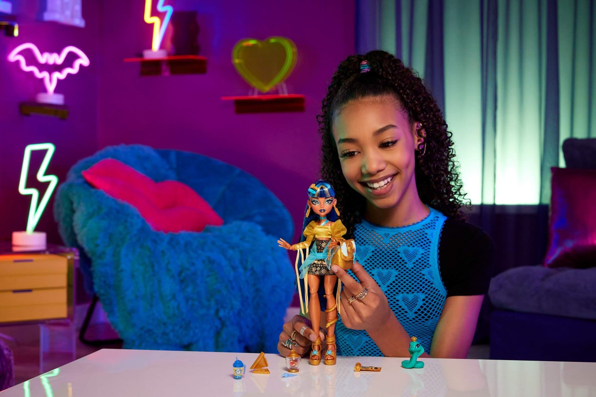 Foto 2 | Muñeca Monster High Cleo De Nile Con Mascota Cobra Hissette Y Acc - Venta Internacional.