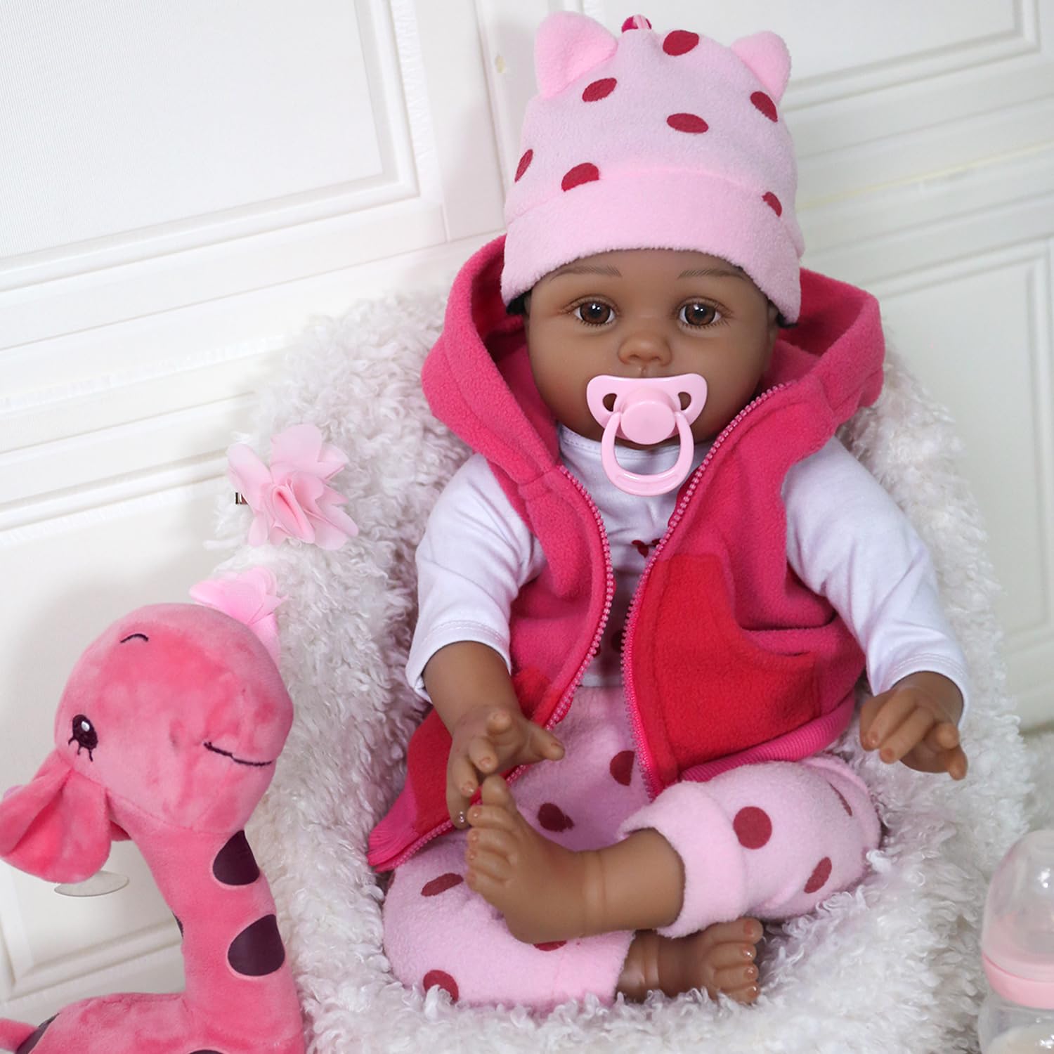 Foto 4 pulgar | Muñeca Reborn Charex Black Girl Lucy De 55 Cm Con Ropa Y Juguetes - Venta Internacional.