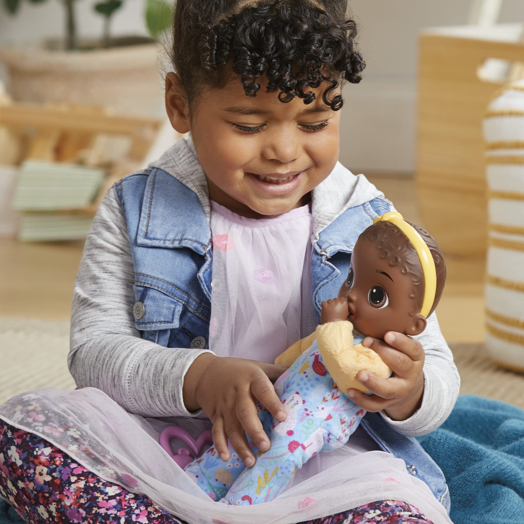 Foto 4 pulgar | Muñeca Baby Alive Soft 'n Cute De Pelo Negro De 28 Cm Con Mordedor - Venta Internacional.