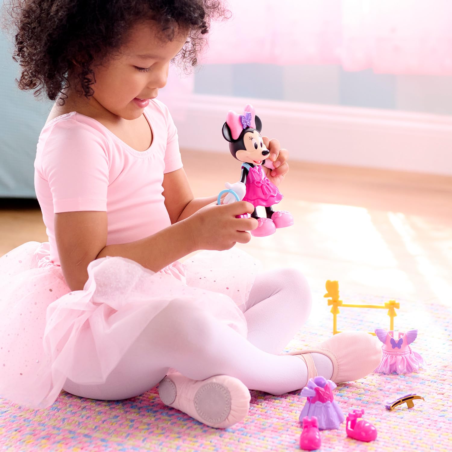 Foto 2 | Muñeca Bailarina A La Moda Just Play Disney Junior Minnie Mouse - Venta Internacional.