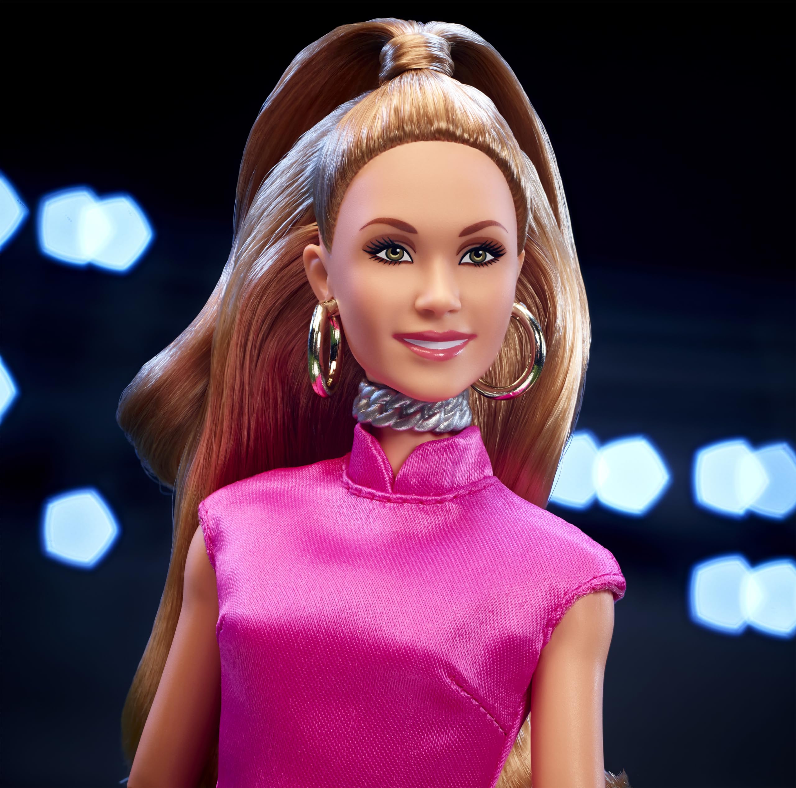 Foto 4 pulgar | Muñeca Exclusiva De Barbie Keeley De Ted Lasso Con Vestido Rosa - Venta Internacional.