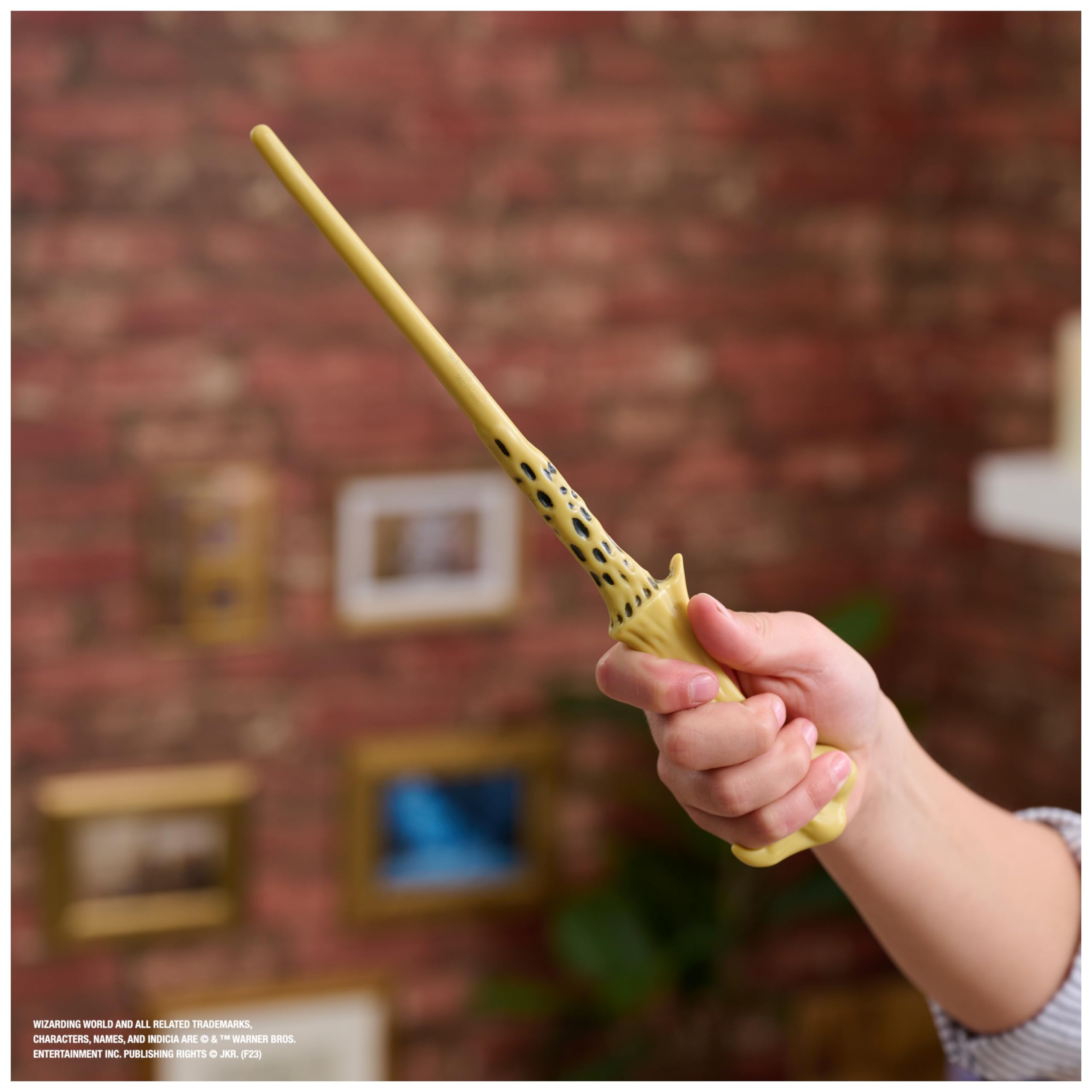 Foto 5 pulgar | Varita De Coleccionista Wizarding World Harry Potter Voldemort 30 Cm - Venta Internacional.