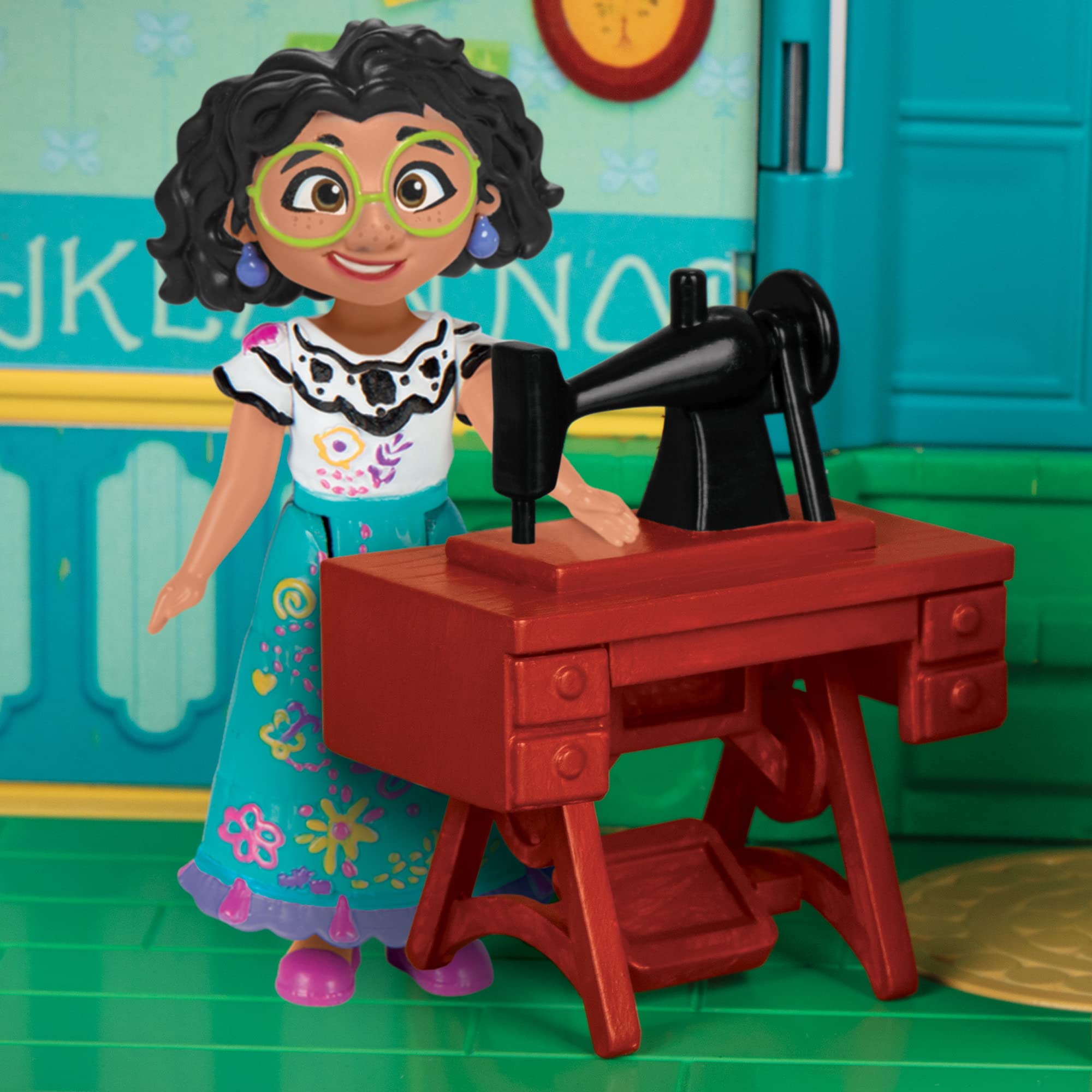 Foto 5 | Set De Muñecas Pequeñas Y Accesorios De Habitación Toy Disney Encanto Mirabel - Venta Internacional.