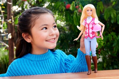 Foto 2 | Muñeca Moderna Barbie Malibu Con Traje De Equitación Y Casco - Venta Internacional.