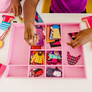Foto 7 | Set De Juego Dress-up Dolls Melissa & Doug Abby Y Emma 3+ - Venta Internacional.