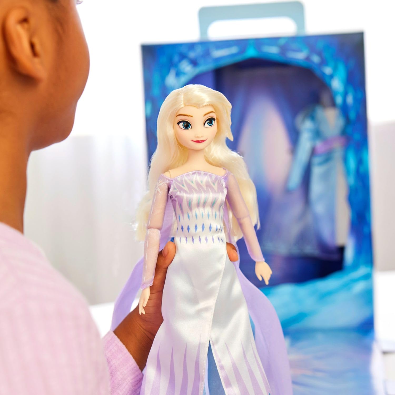 Foto 6 pulgar | Muñeca Princess Story Elsa Frozen De Disney Store, 28 Cm, Con Accesorios - Venta Internacional.