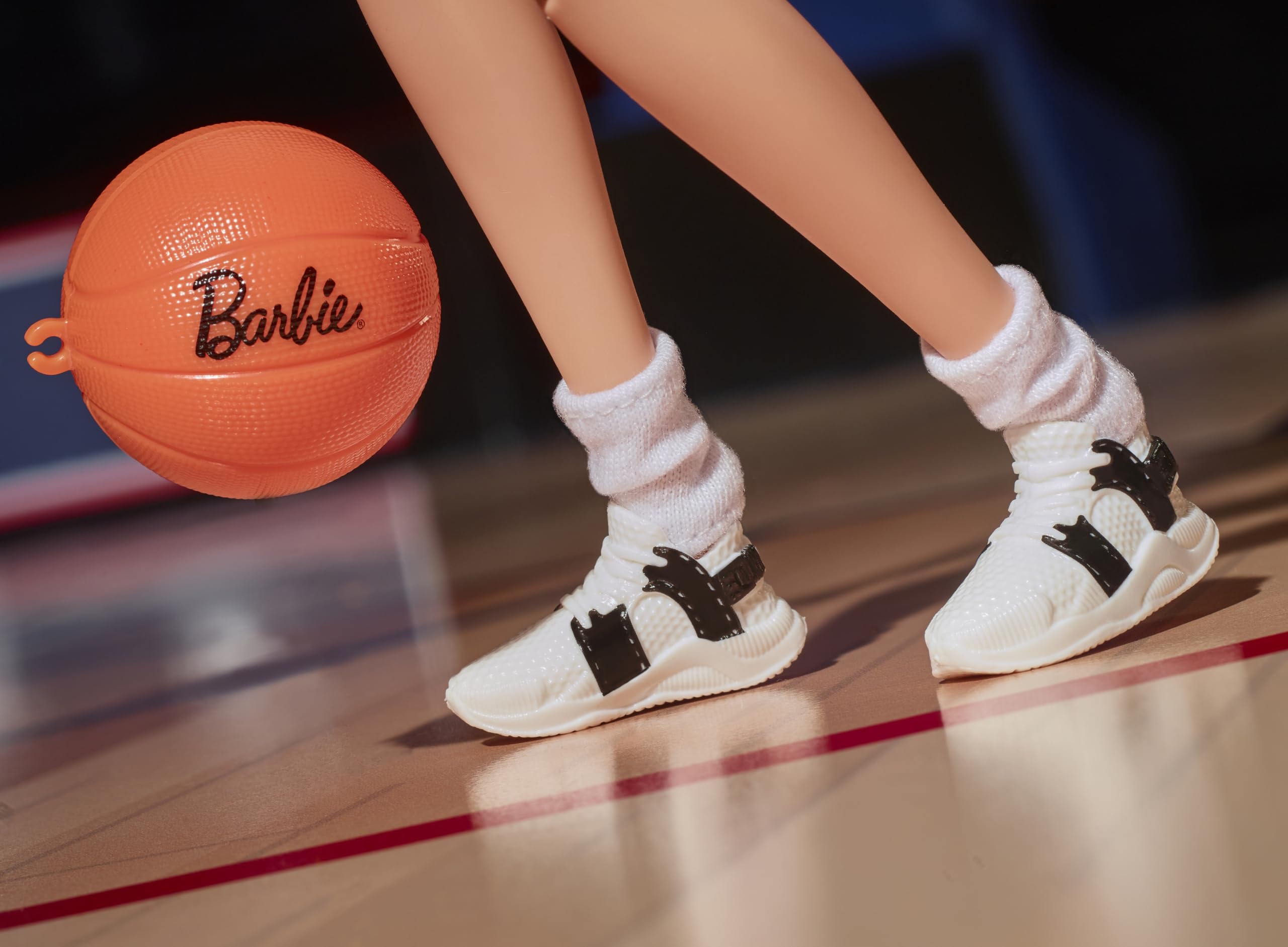 Foto 6 pulgar | Muñeca Barbie Signature Sue Bird Con Uniforme Número 10 Y Pelota De Baloncesto - Venta Internacional.