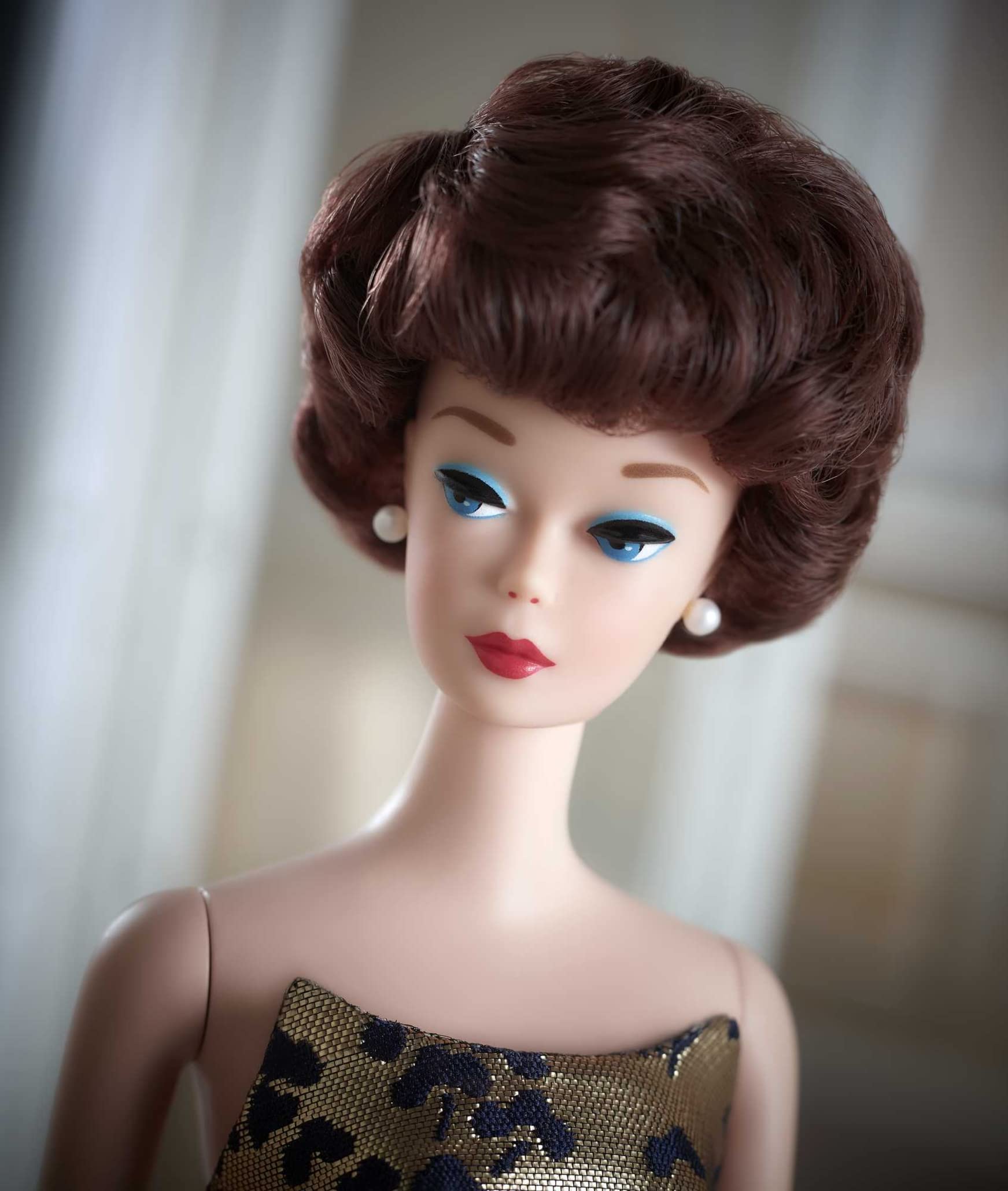 Foto 2 | Muñeca Coleccionable Barbie 1961 Brownette Bubble Cut 60 Aniversario - Venta Internacional.