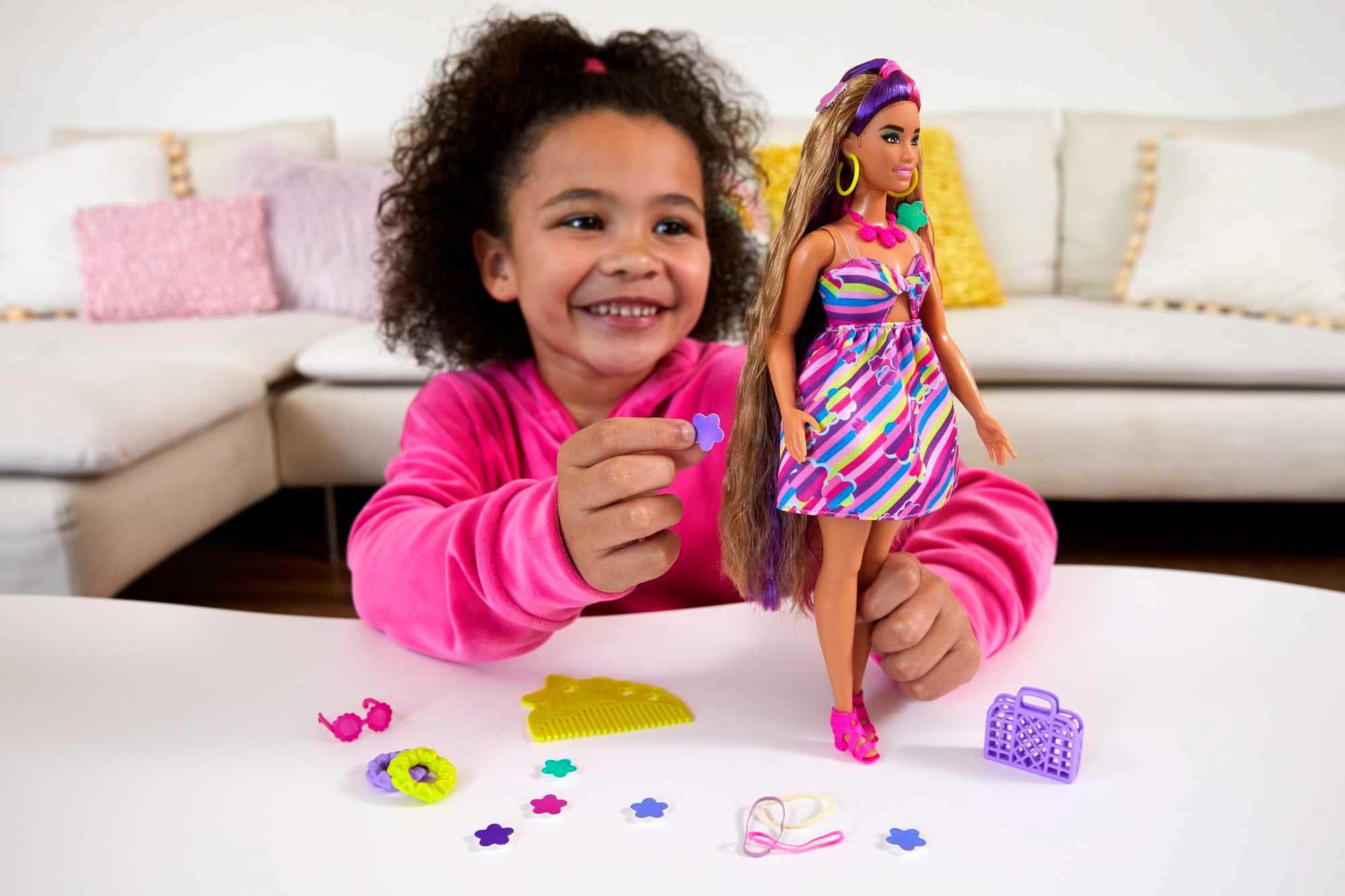 Foto 3 pulgar | Muñeca Barbie Con Diseño De Flores Con 21 Cm De Pelo De Fantasía - Venta Internacional.