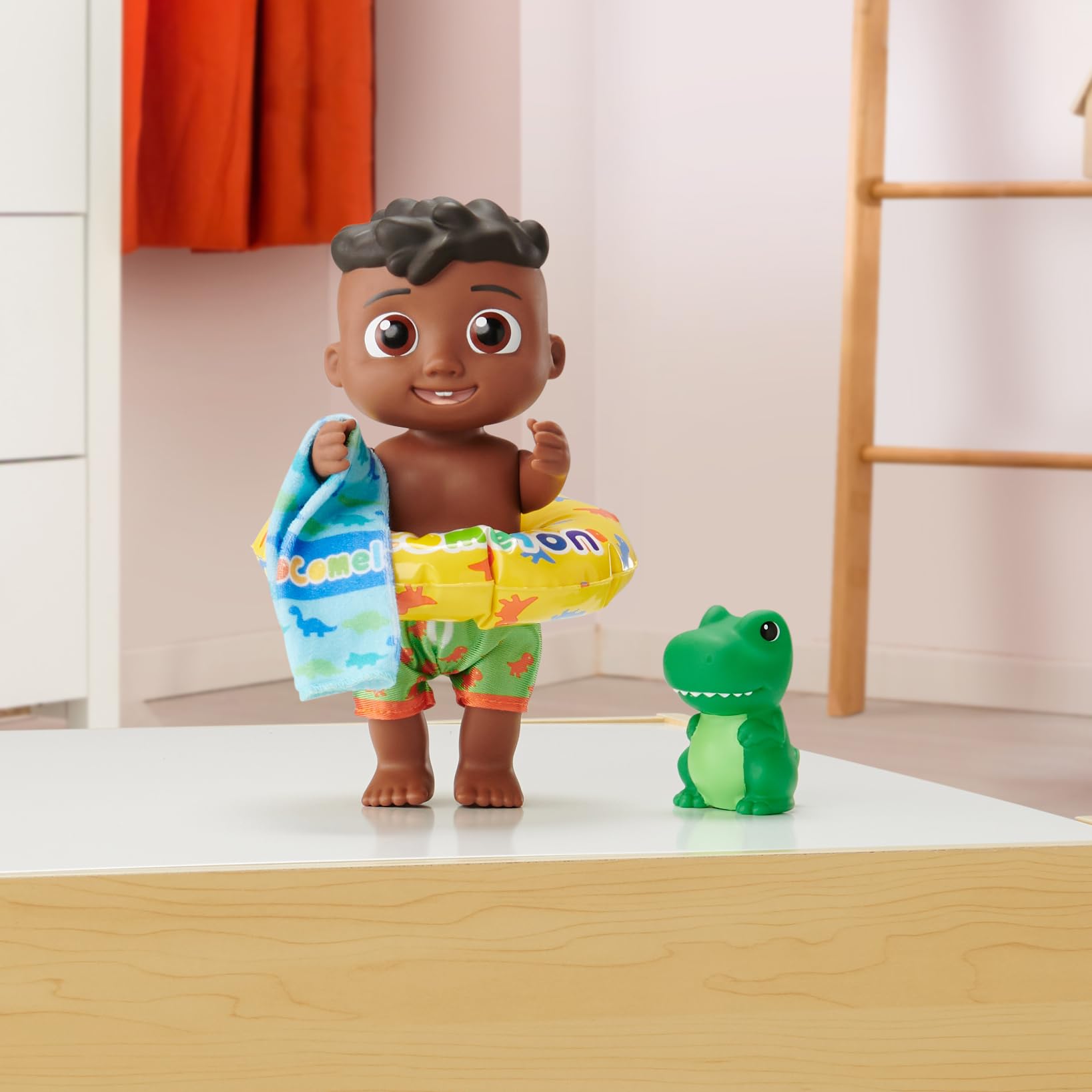 Foto 4 pulgar | Muñeca Cocomelon Splish Splash Cody De Toy Con Dino Bath Squirter - Venta Internacional.