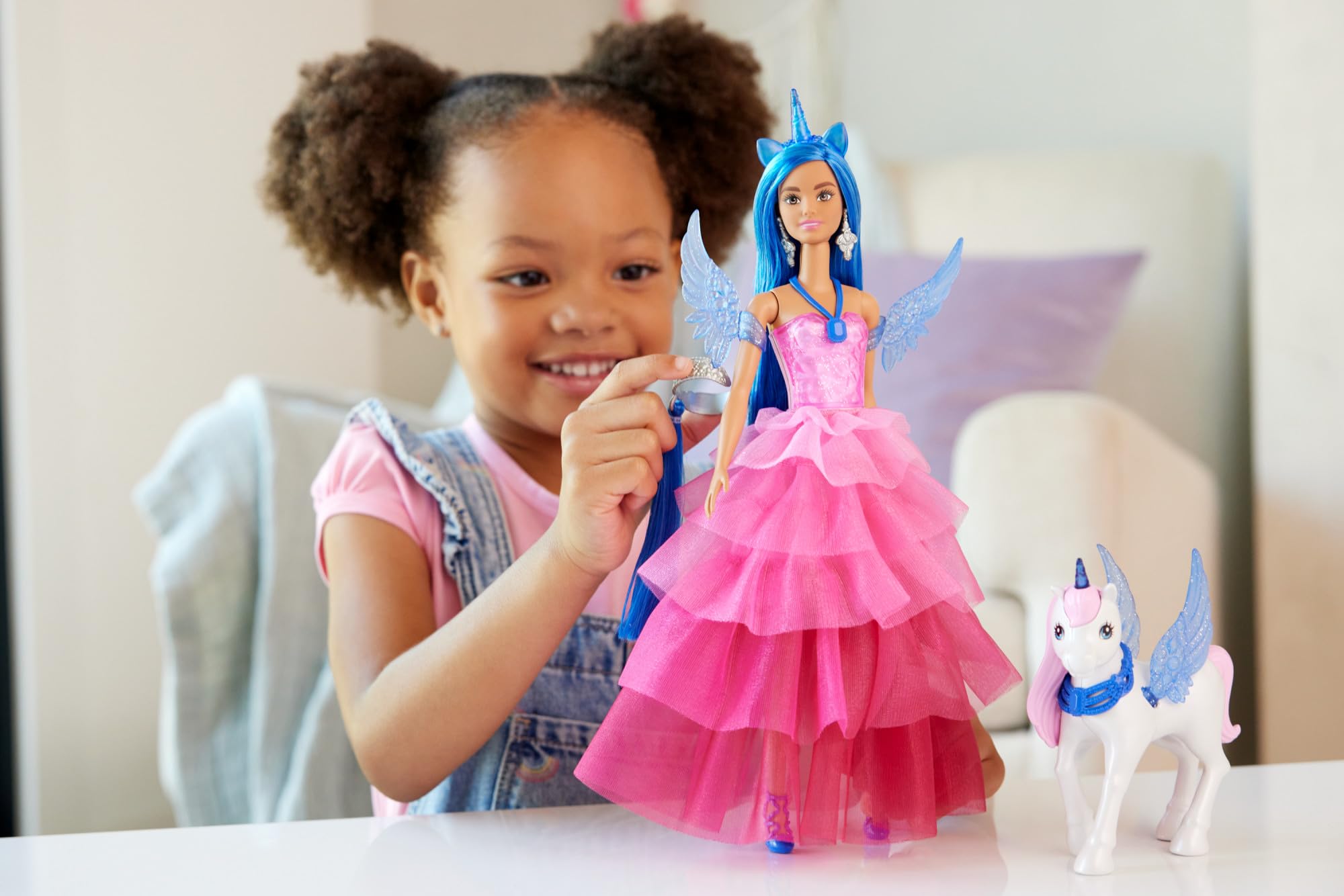 Foto 3 pulgar | Unicornio De Juguete Barbie, 65 Aniversario, Con Cabello Azul Y Vestido Rosa - Venta Internacional.