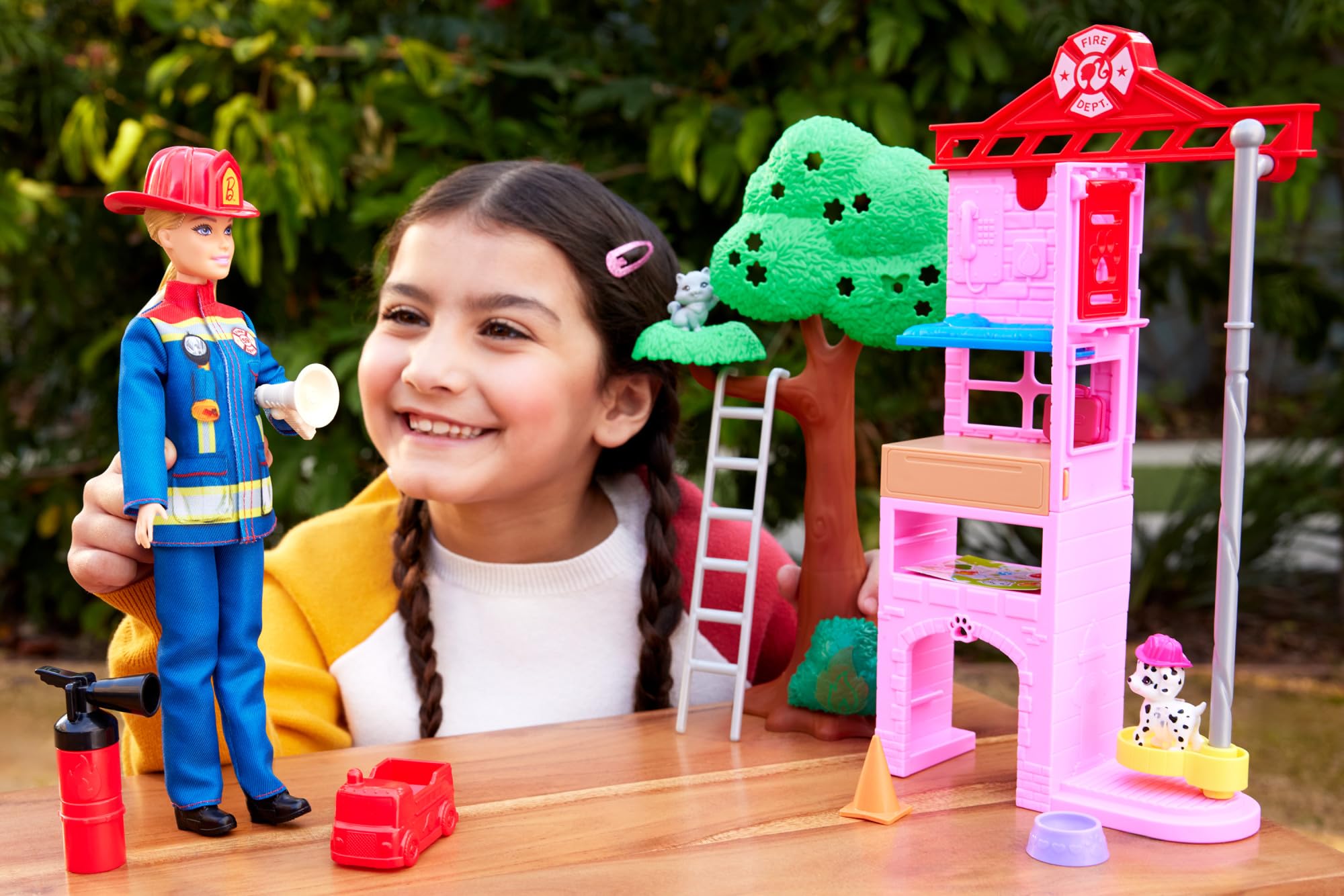 Foto 2 | Set De Juego Barbie Careers Firefighter Con Estación De Bomberos Y 2 Mascotas - Venta Internacional.