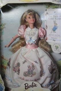 Foto 3 | Muñeca Barbie 1997 Edición Coleccionista El Cuento De Peter Rabbit - Venta Internacional.