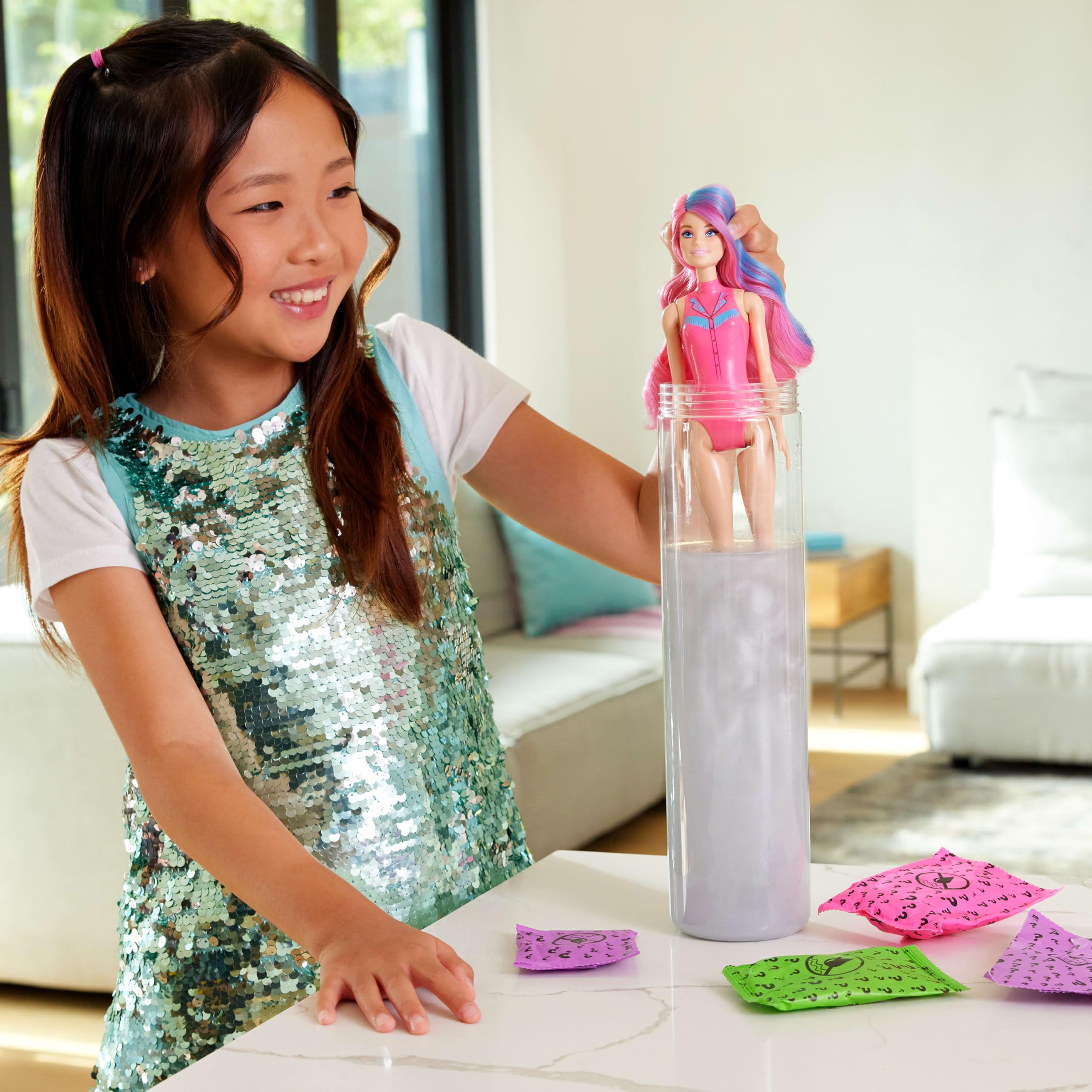 Foto 2 | Muñeca Moderna Barbie Con 6 Sorpresas Disco Star - Venta Internacional.